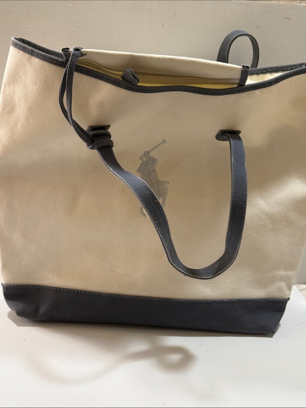 Ralph Lauren White/Cream Canvas Bag Tote with Black Trim and Matching Zip Pouch - Picture 12 of 16